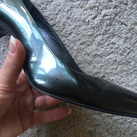 Stuart Weitzman ‘Sonata’ Pump in Coal Quasar; sz 7 - Picture 8 of 8